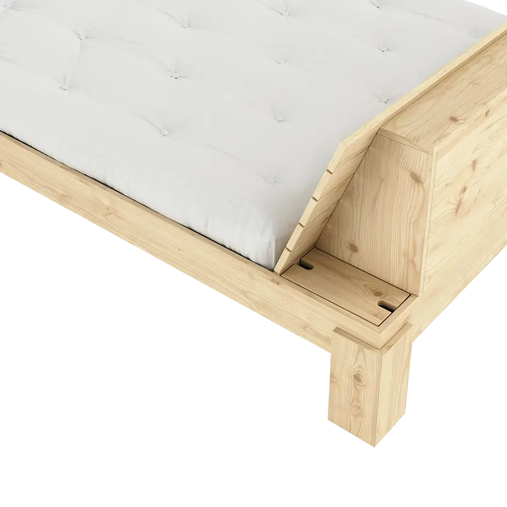 Karupdesign_layersbedheadboard_140_120310114020020_pine_clearlacquered_packshot_3.webp
